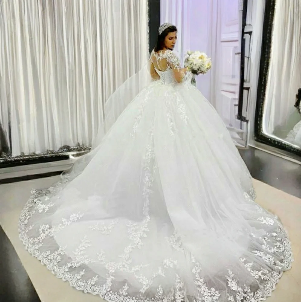 Plus Size Elegant White Lace Wedding Dress - Picture 4 of 9